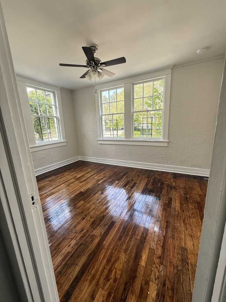 3300 Prytania - Photo 3 of 9