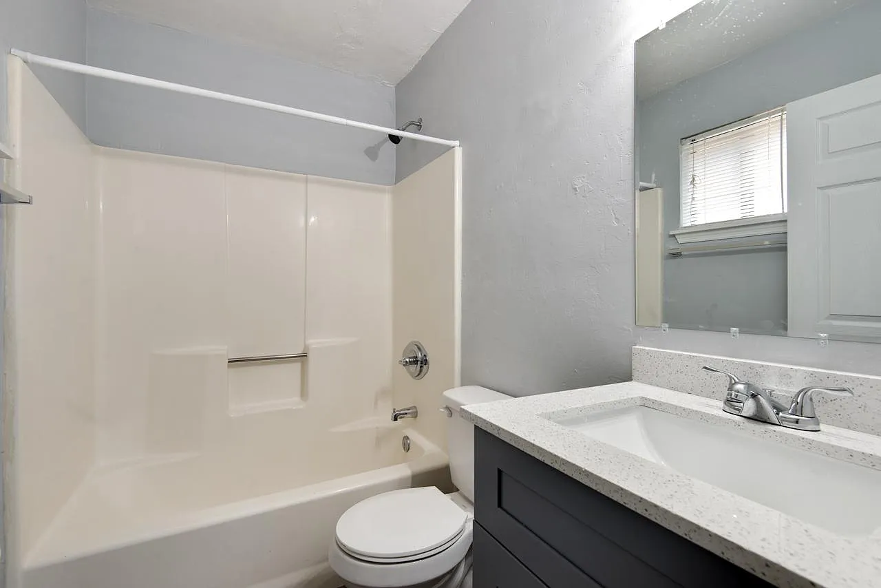 214 Columbia Drive - Photo 5 of 7