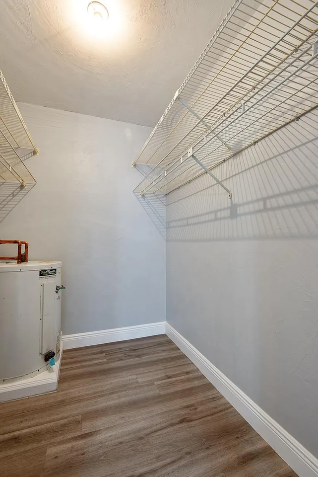 214 Columbia Drive - Photo 6 of 7