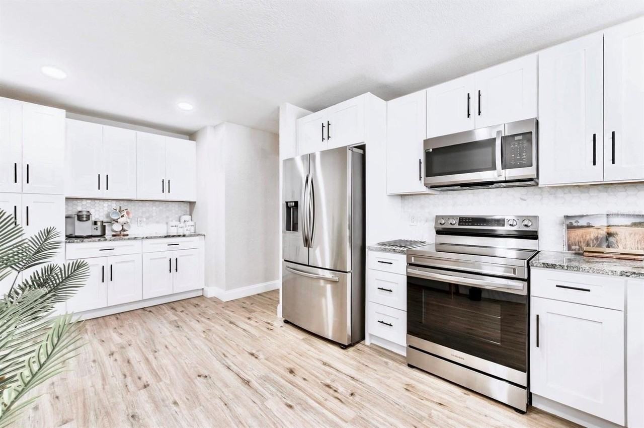 6220 Interbay Ave - Photo 4 of 9