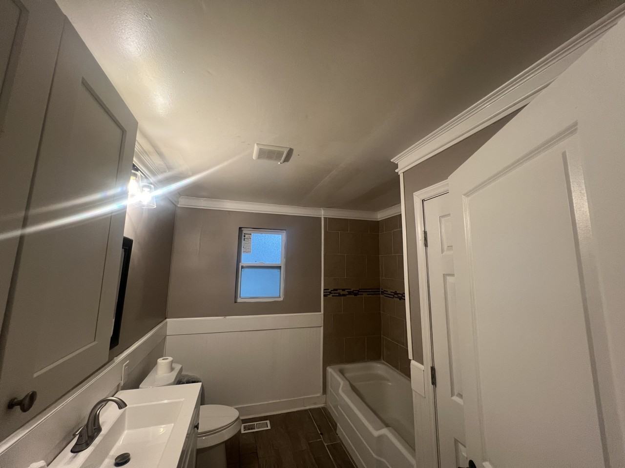 906 Skyland St #1 - Photo 5 of 8
