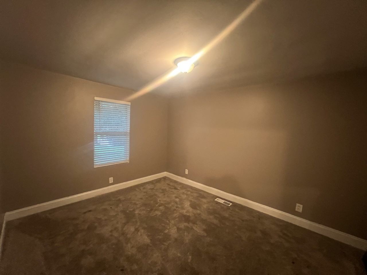 906 Skyland St #1 - Photo 6 of 8