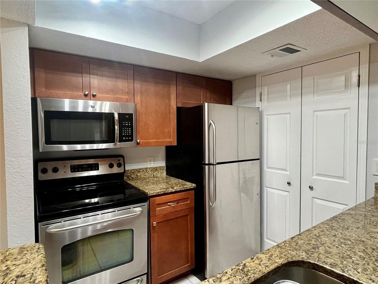10200 Gandy Blvd N #1229 - Photo 4 of 21