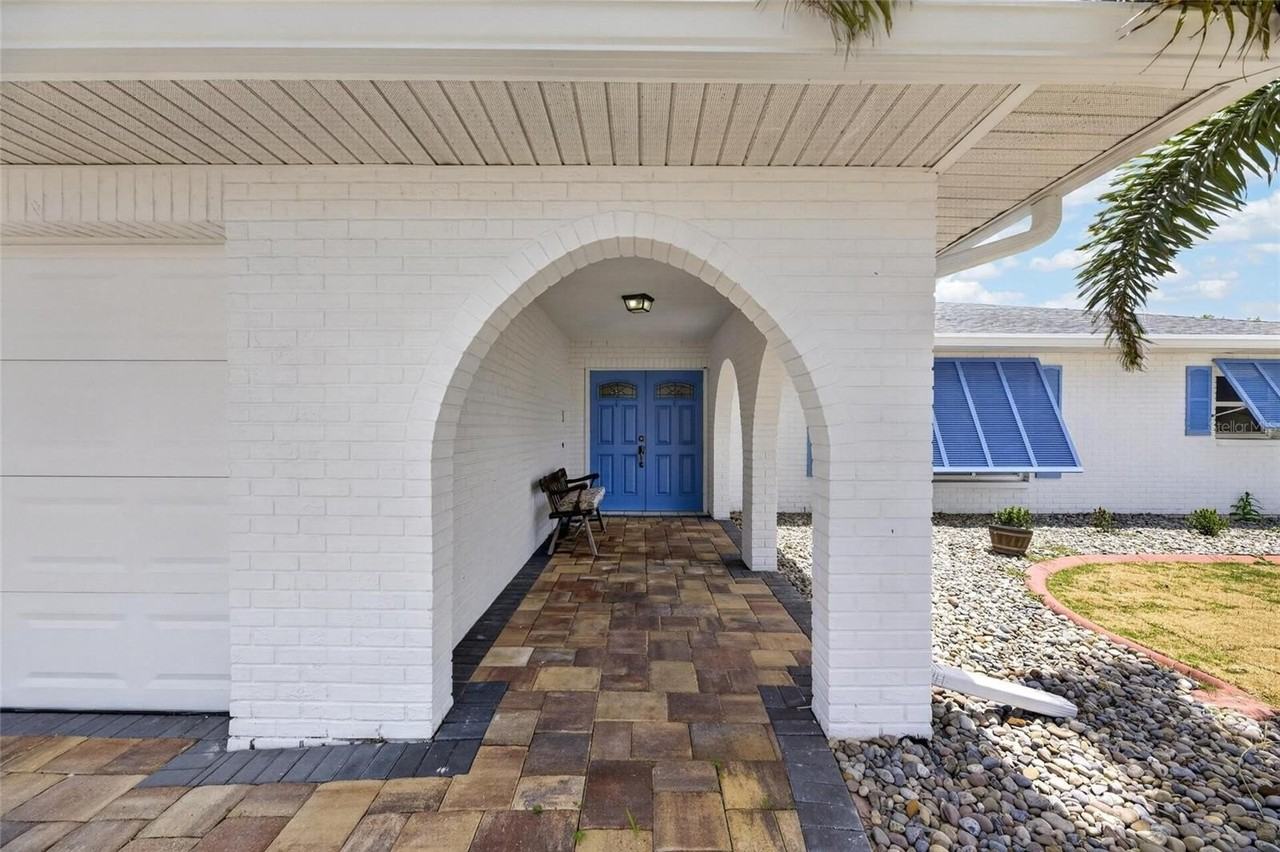 6305 Cottonwood Ln - Photo 6 of 50