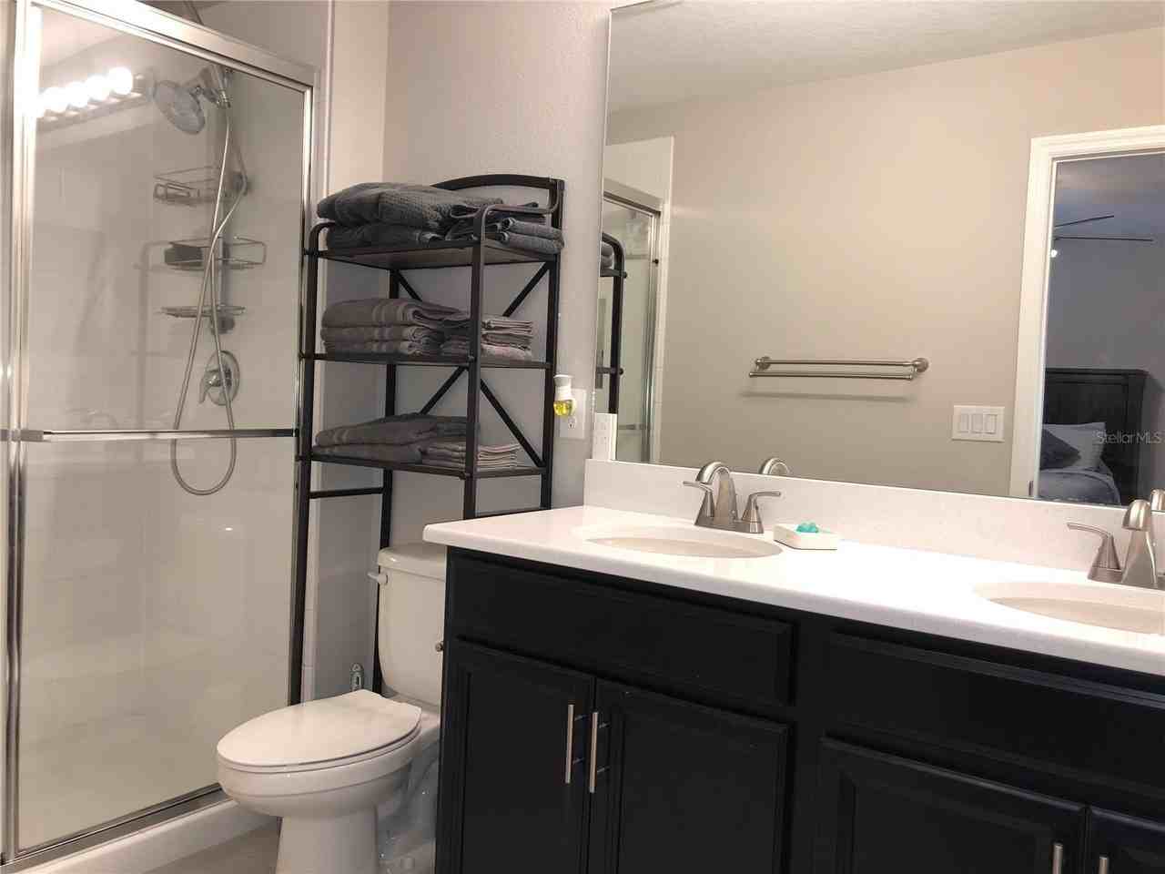 10549 Oakside Dr - Photo 6 of 18