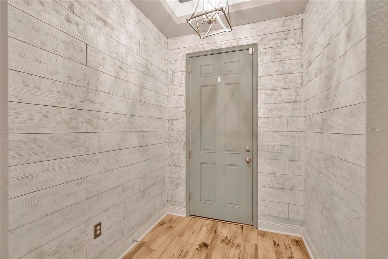 6518 Park Strand Dr - Photo 3 of 30