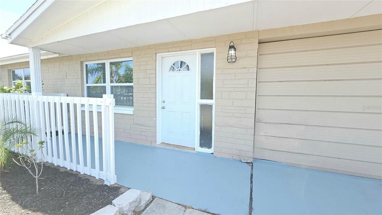 6412 Pawling Ave - Photo 2 of 24