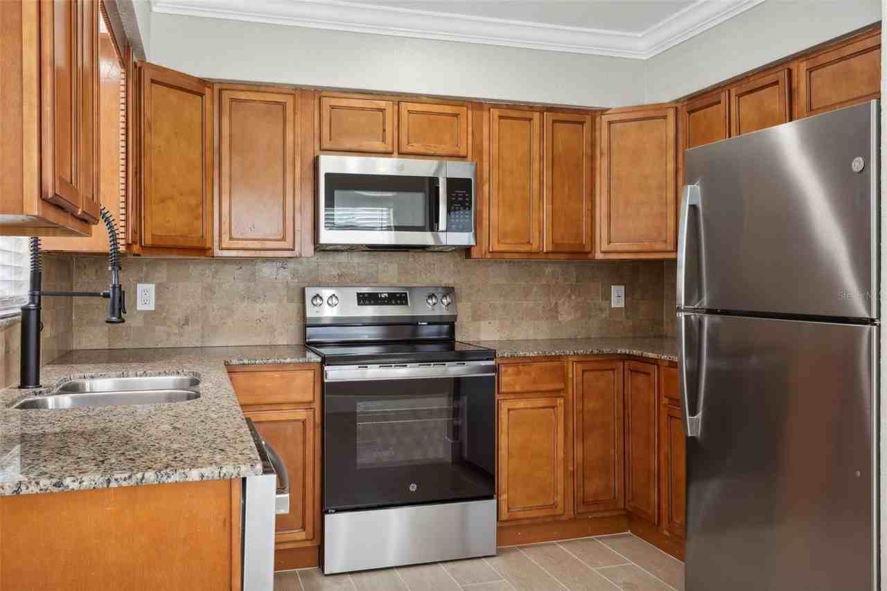 3819 W Gray St - Photo 6 of 12