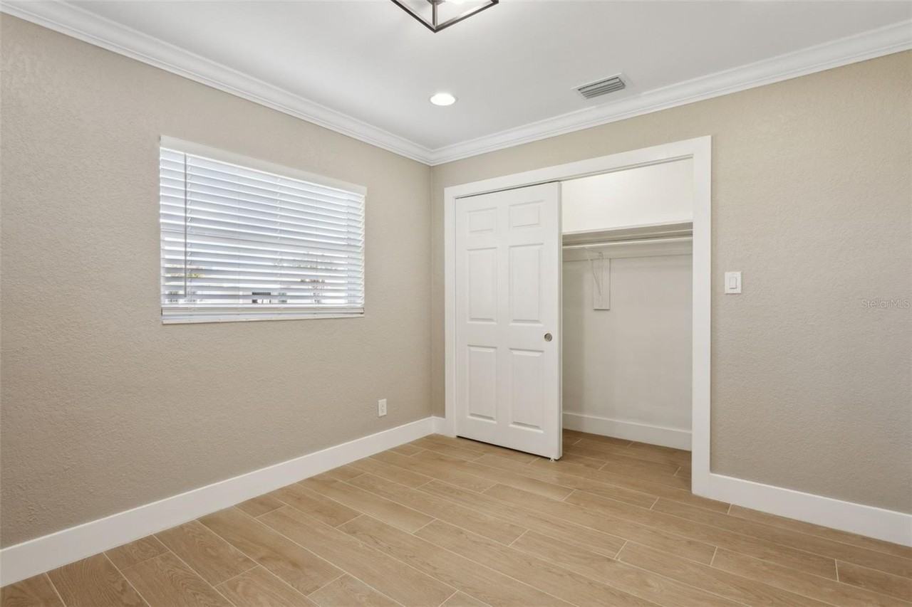 3819 W Gray St - Photo 7 of 12