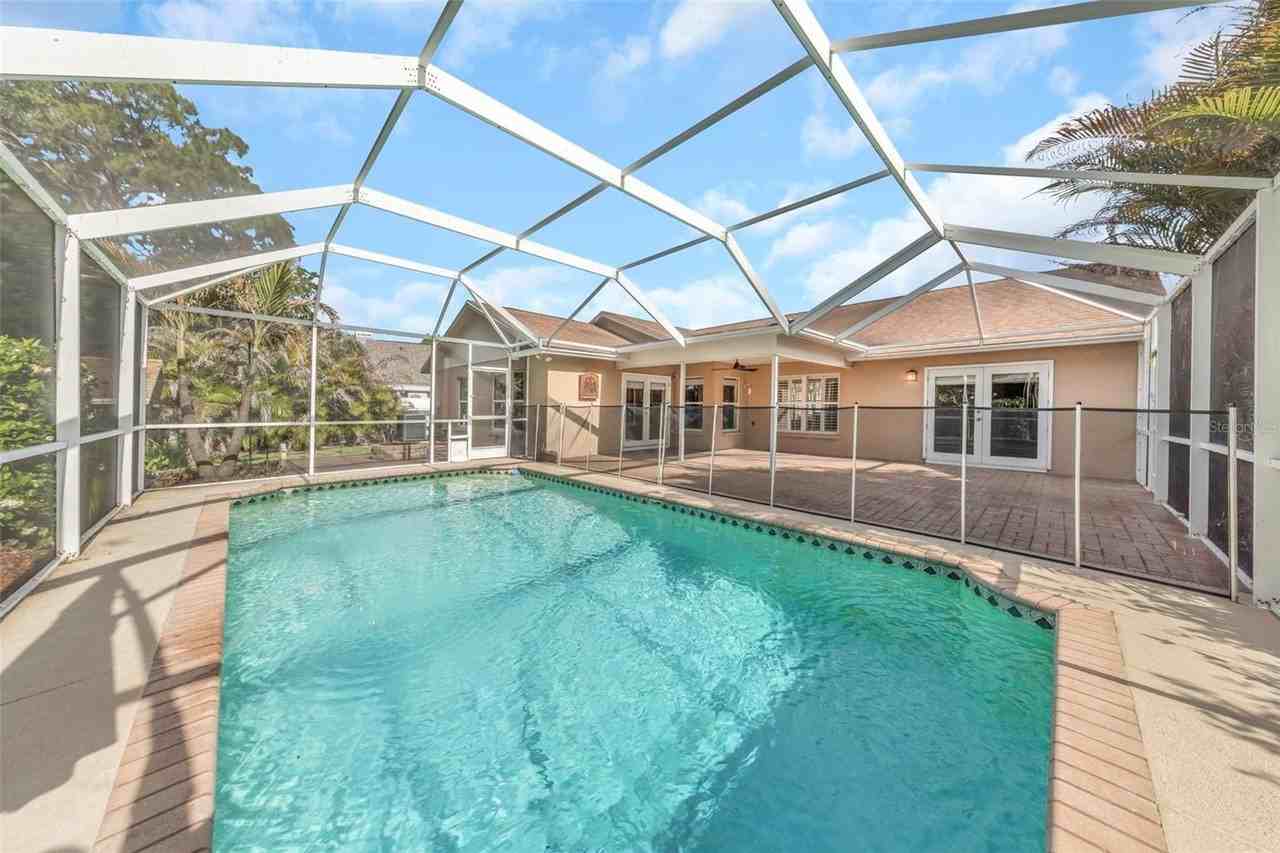 15002 Rocky Ledge Dr - Photo 4 of 32