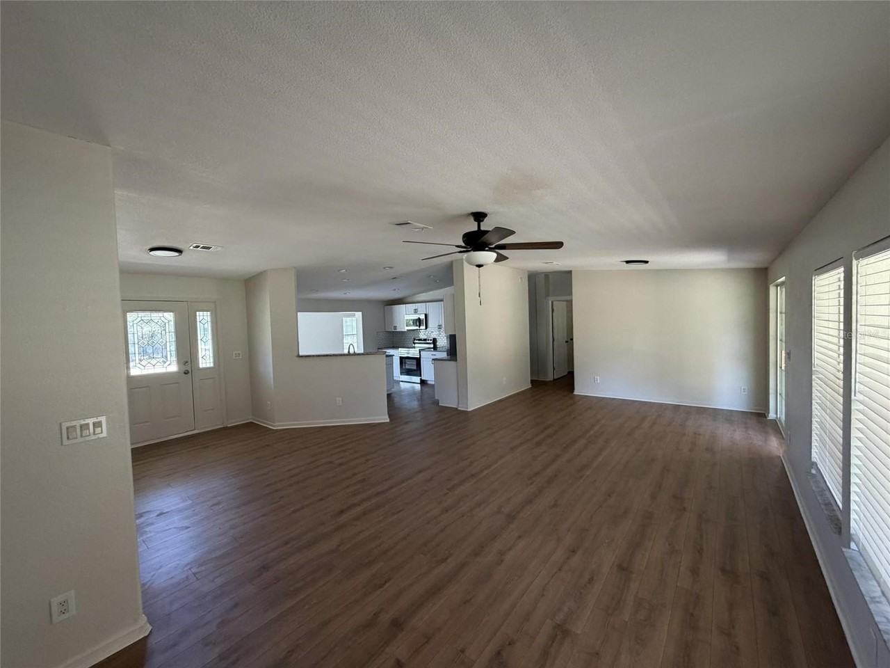 8716 23rd St - Photo 4 of 26