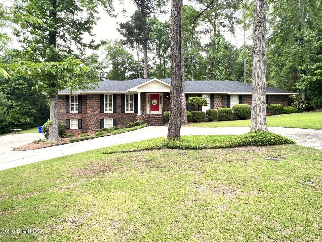 560 Walton Ct - Photo 2 of 50