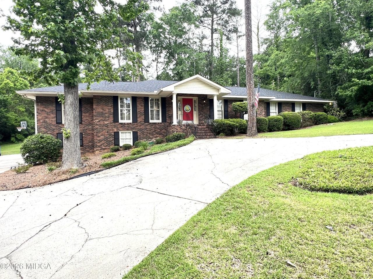 560 Walton Ct - Photo 3 of 50