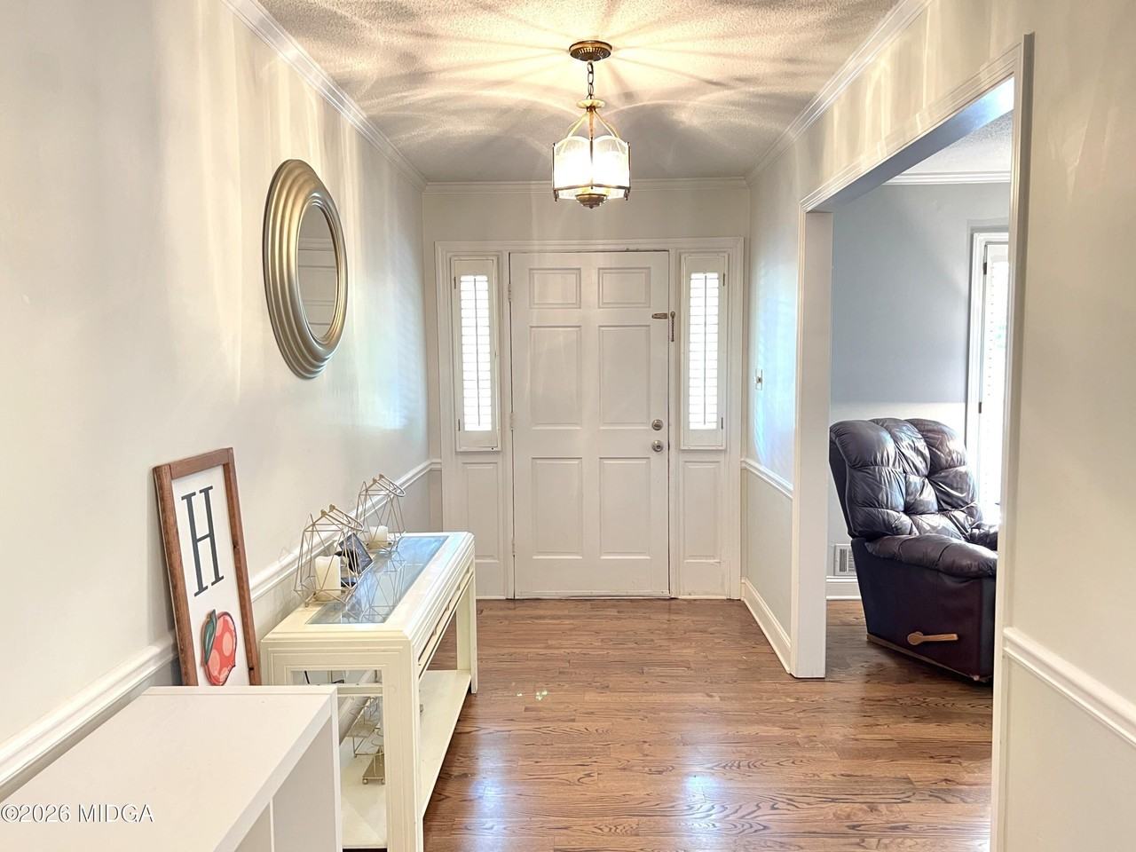 560 Walton Ct - Photo 4 of 50
