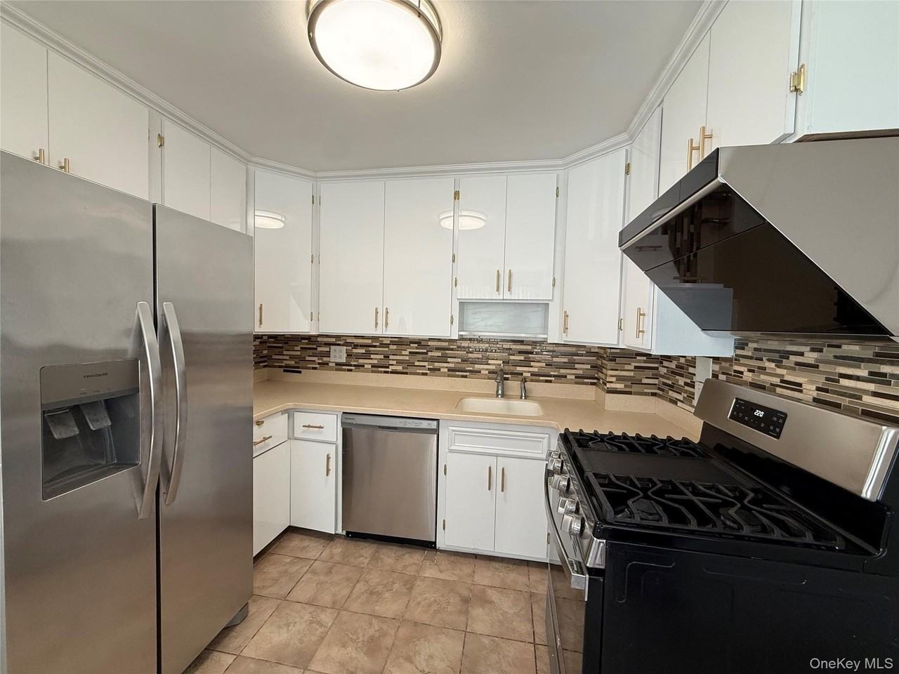 2343 120th St - Photo 2 of 17