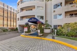 featured image of 100 Cuttermill Rd #2C