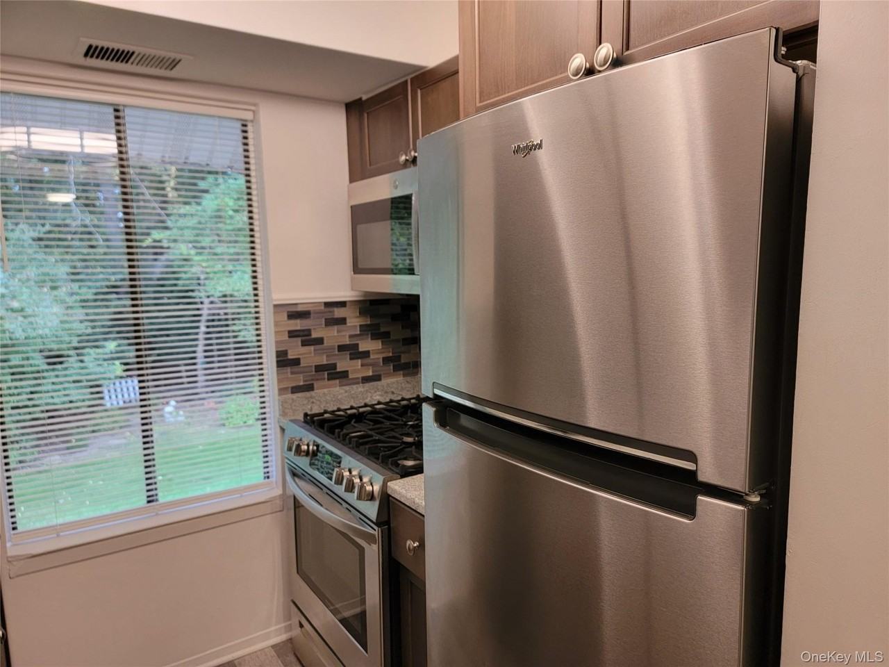 10 Houston Ct #10 - Photo 4 of 9