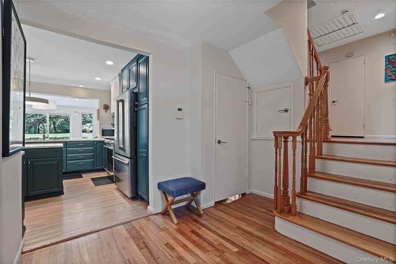 97 Hanson Ln - Photo 4 of 43