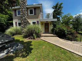 featured image of 8 Lake Ave
