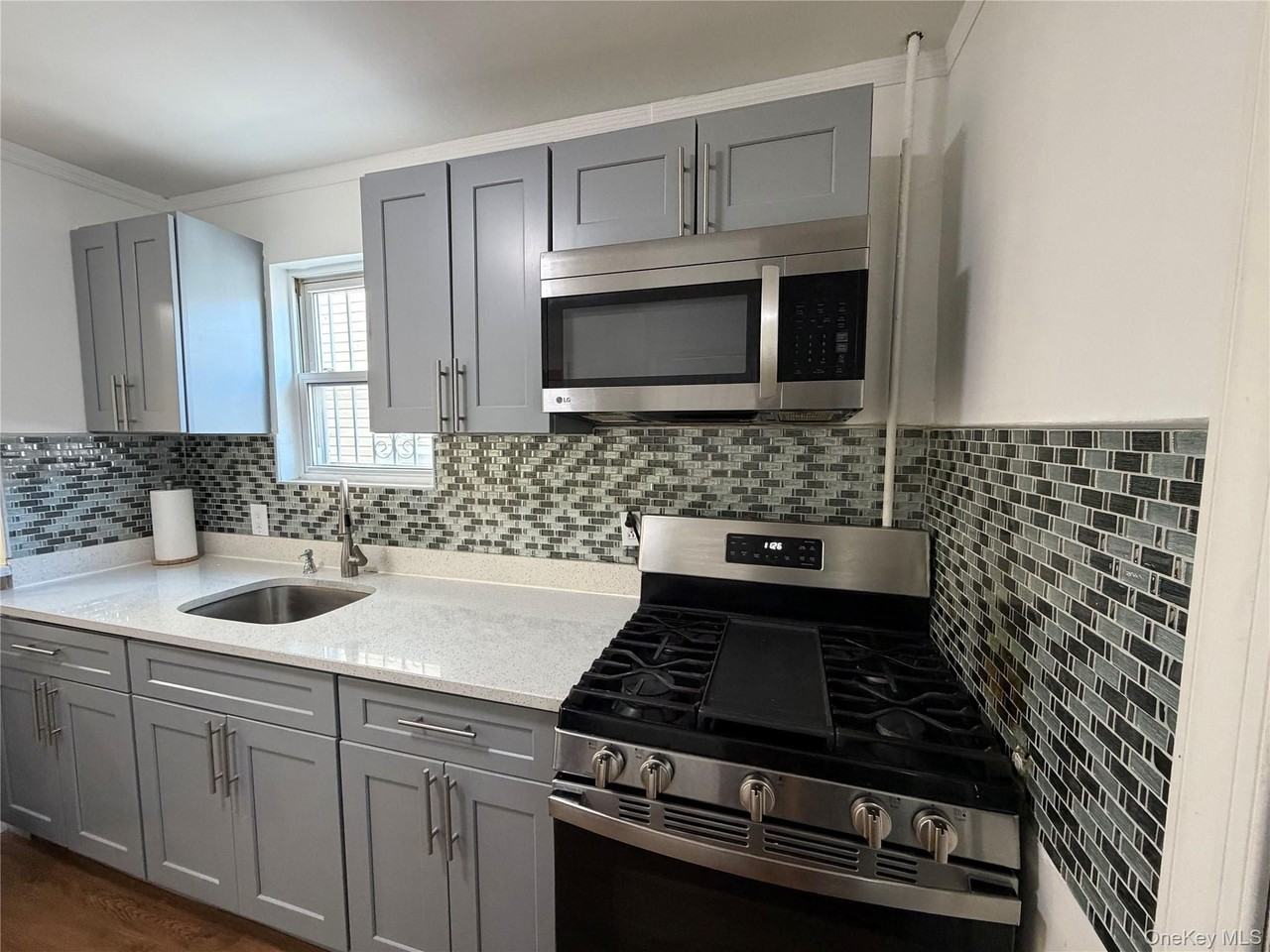 10948 135th St - Photo 3 of 16