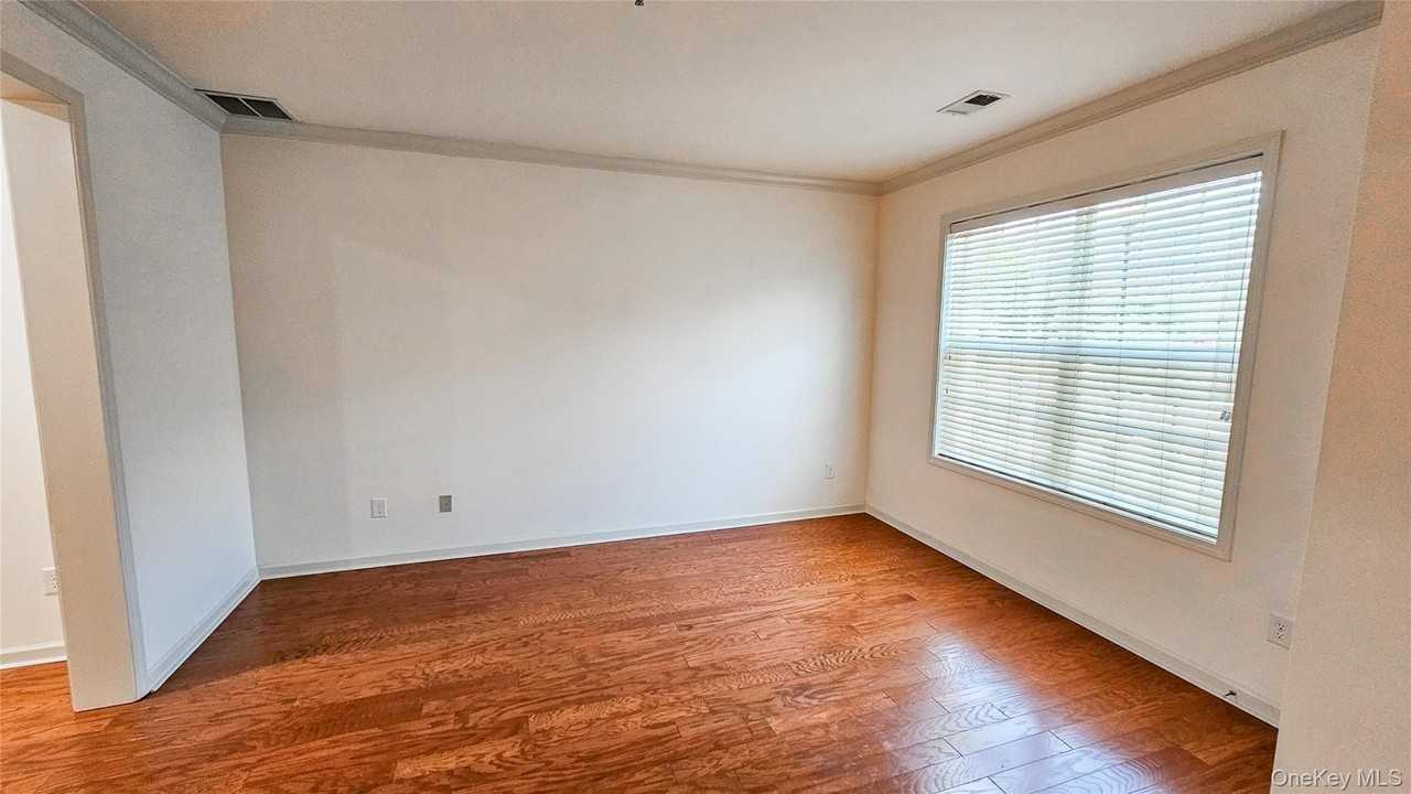 306 Canter Ct - Photo 3 of 27