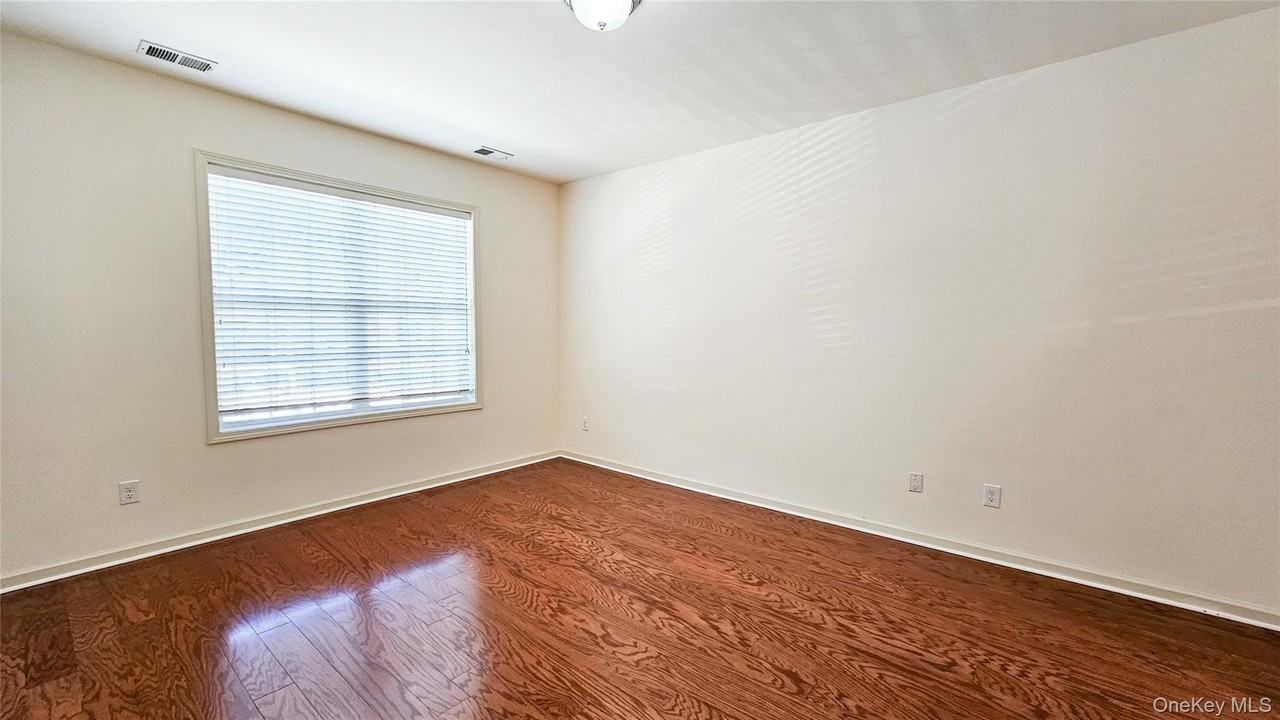 306 Canter Ct - Photo 4 of 27