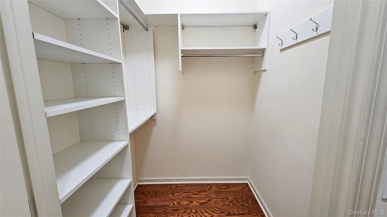 306 Canter Ct - Photo 6 of 27