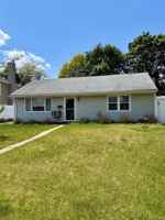 featured image of 16 Greenway Cir