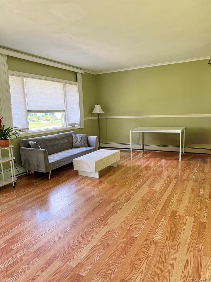 16 Greenway Cir - Photo 4 of 21