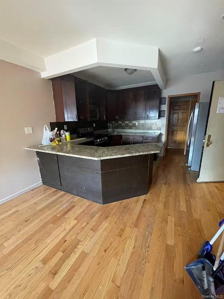 8624 124th St #FL2 - Photo 2 of 12