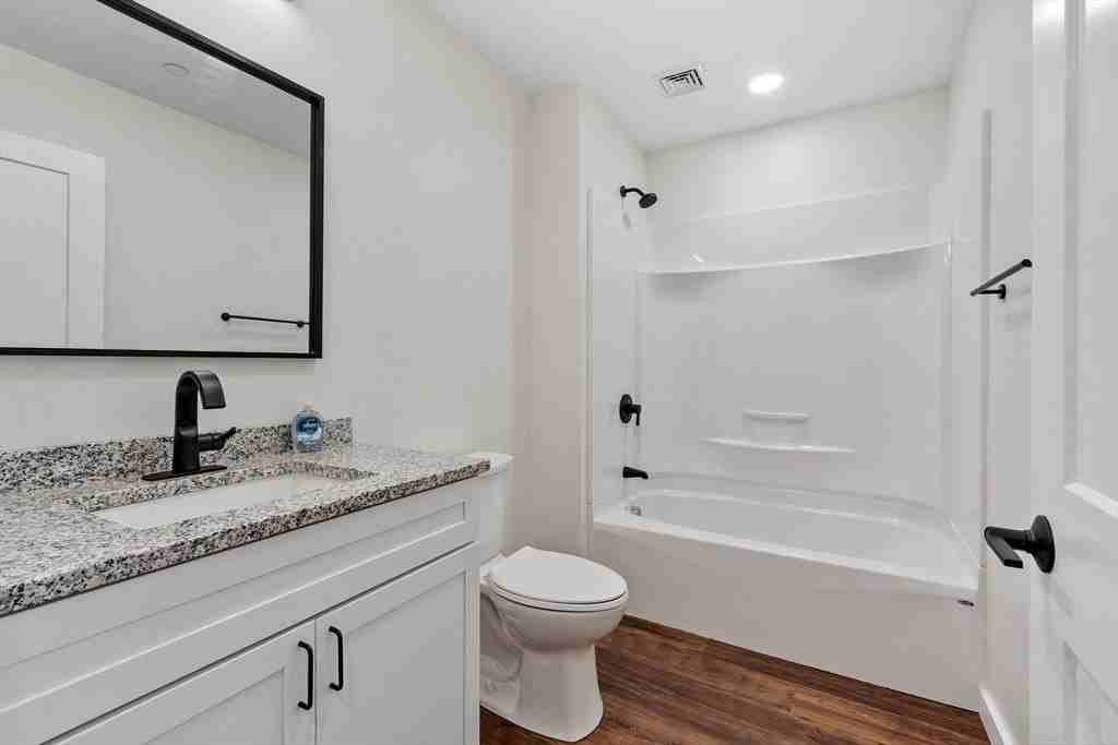 329 Main St #1 - Photo 5 of 8