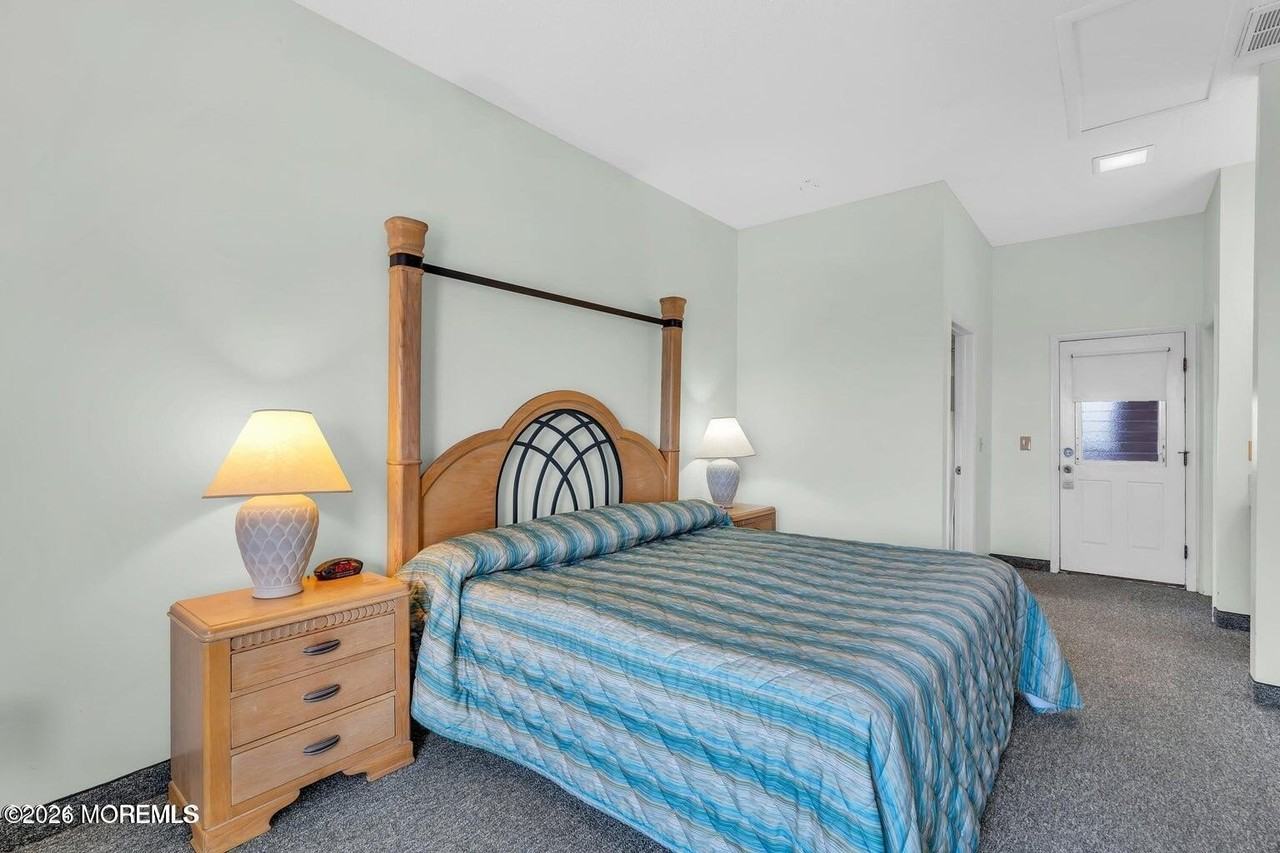 1008 Ocean Ave - Photo 7 of 29