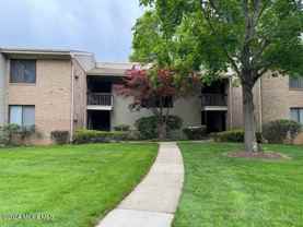 238 Medford Ct #J - Photo 1 of 1
