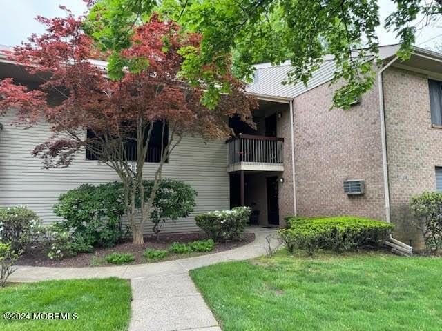 238 Medford Ct #J - Photo 2 of 31