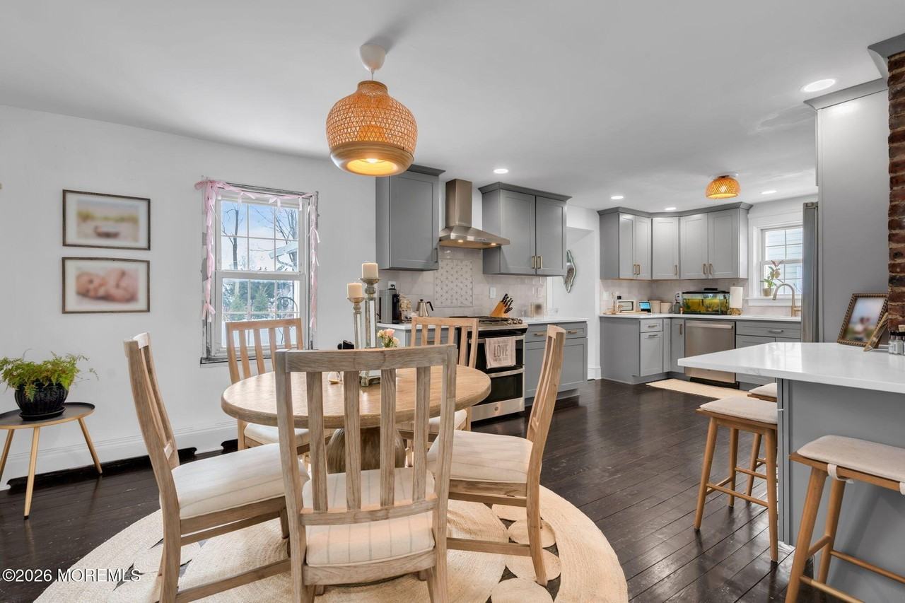 555 Ocean Rd - Photo 4 of 15