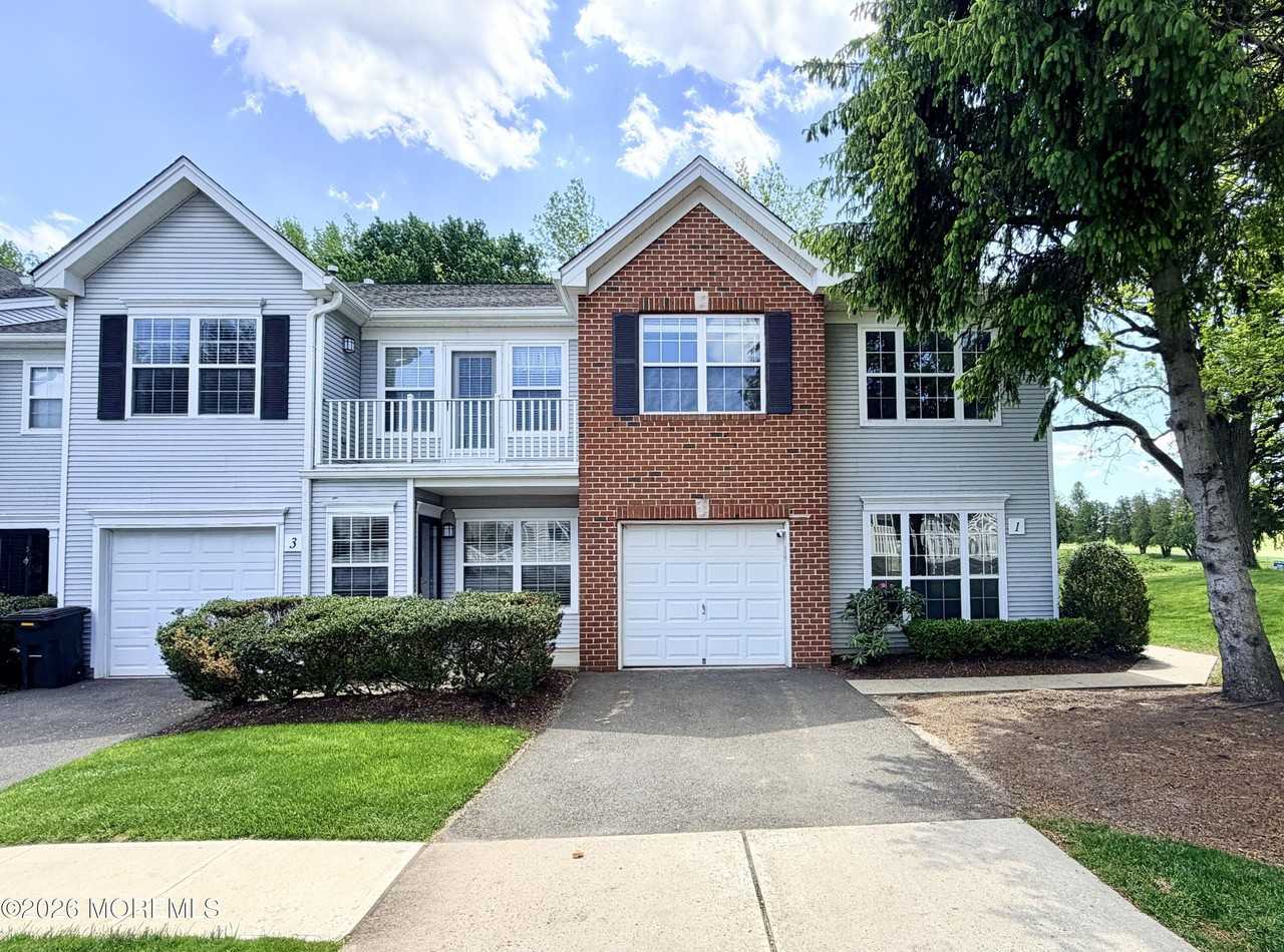 1 Whitemarsh Dr - Photo 2 of 33