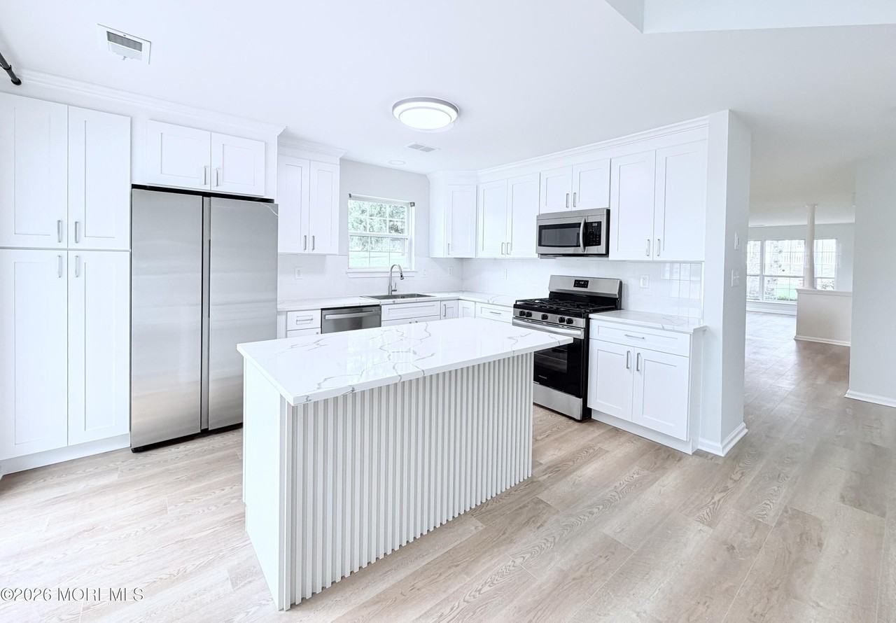 1 Whitemarsh Dr - Photo 6 of 33
