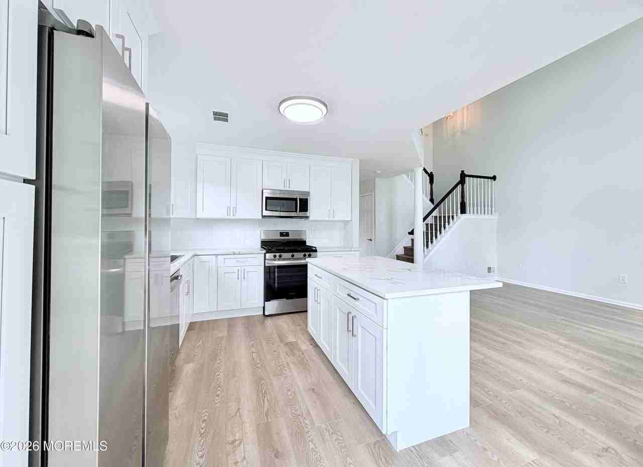 1 Whitemarsh Dr - Photo 7 of 33