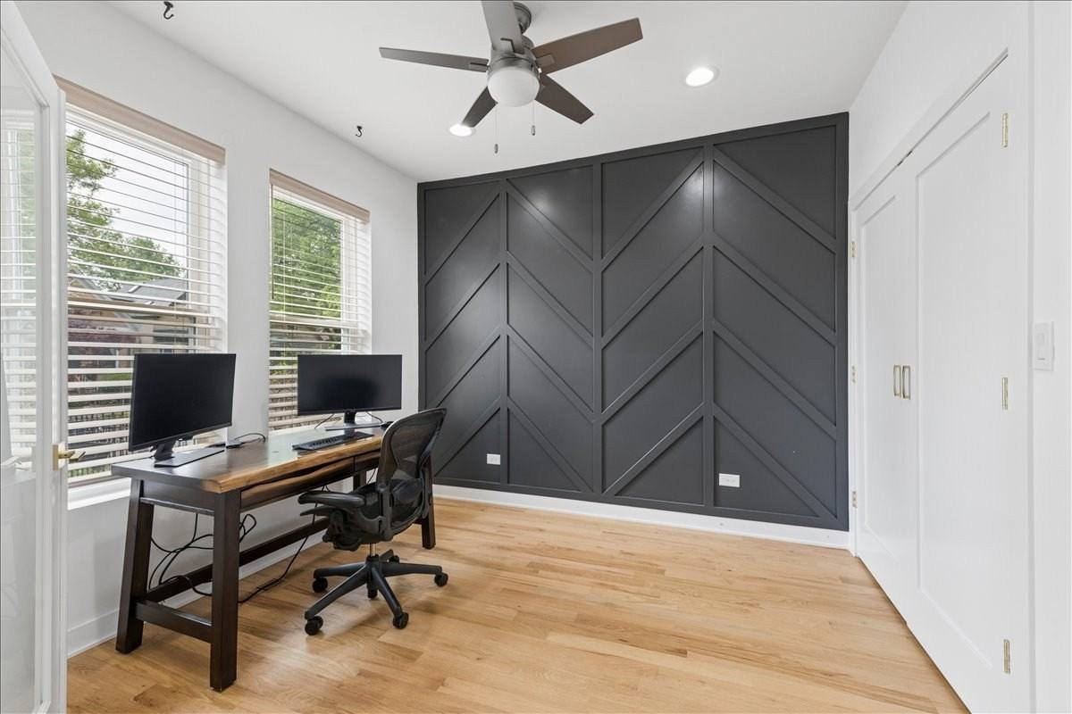3424 W Beach Ave - Photo 3 of 29