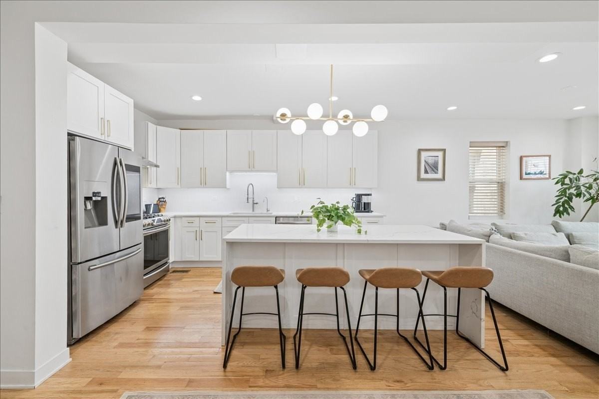 3424 W Beach Ave - Photo 6 of 29