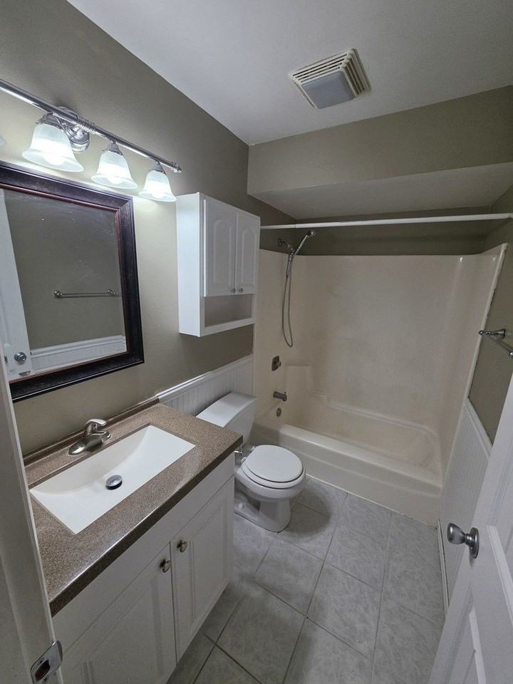220 Madison St #2A - Photo 5 of 7