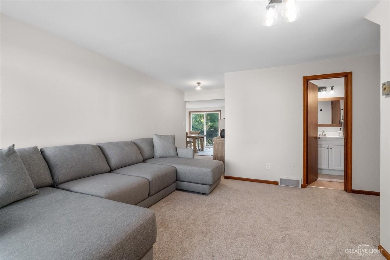 8N510 Thomas Rd - Photo 5 of 33