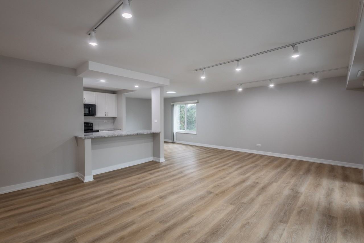 1415 E Central Rd #315B - Photo 2 of 29