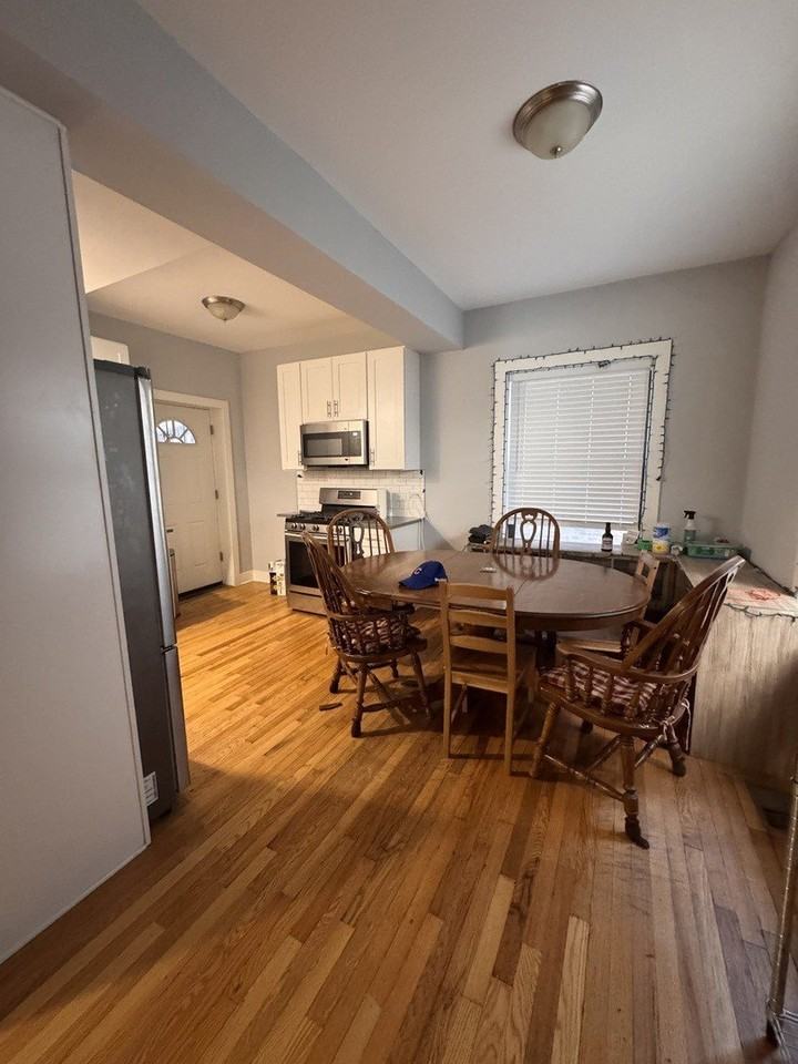 941 E 54th Pl #1 - Photo 3 of 16