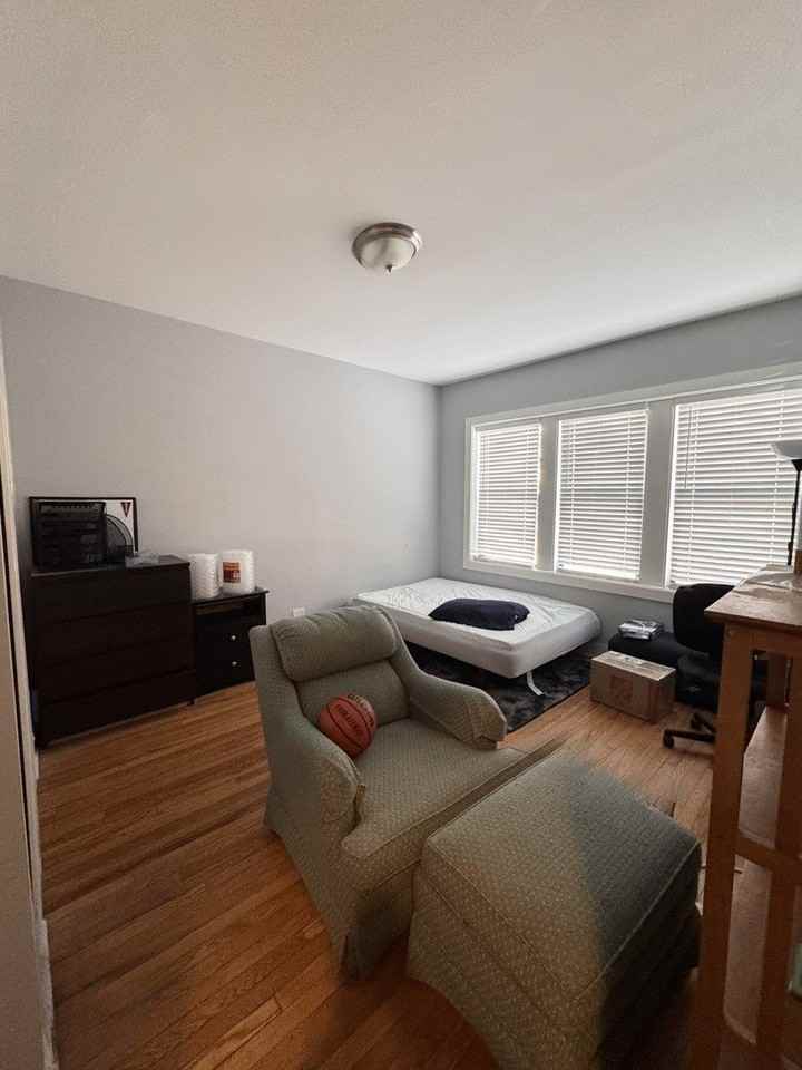 941 E 54th Pl #1 - Photo 5 of 16
