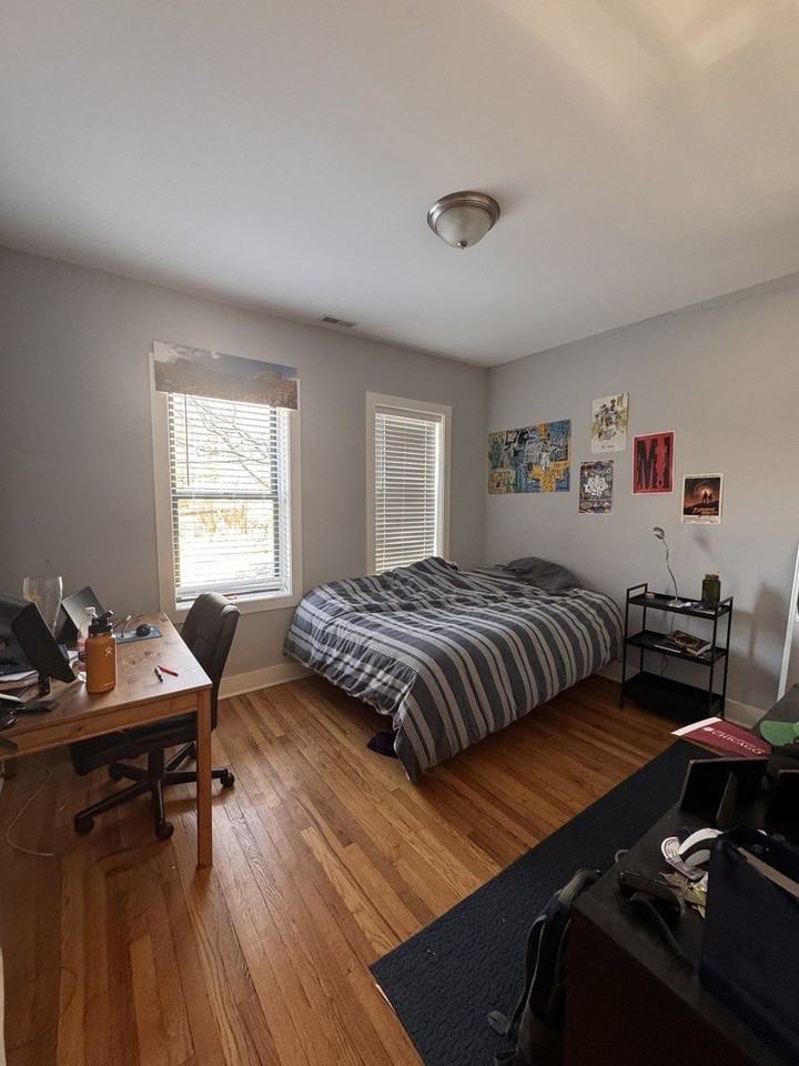 941 E 54th Pl #1 - Photo 7 of 16