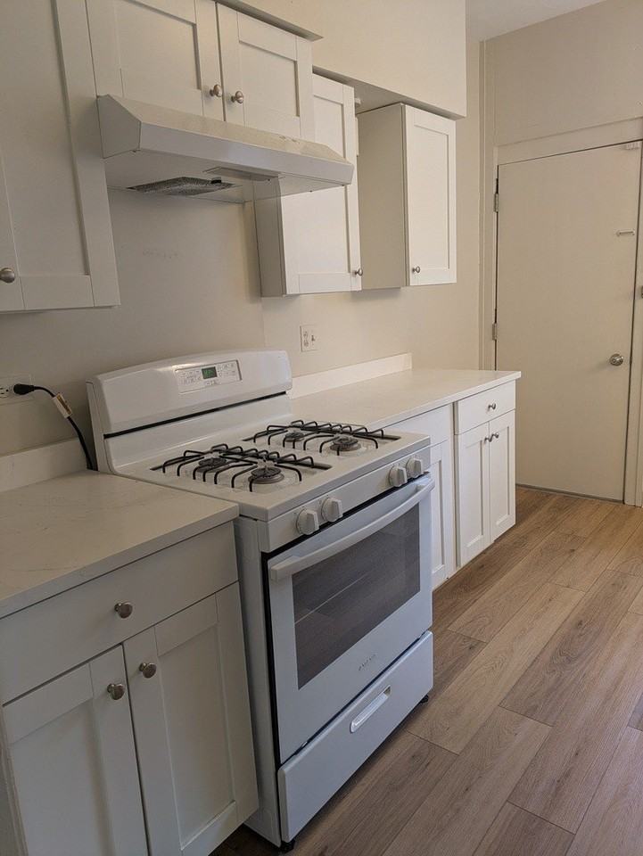 103 E 1st St #2S - Photo 6 of 9