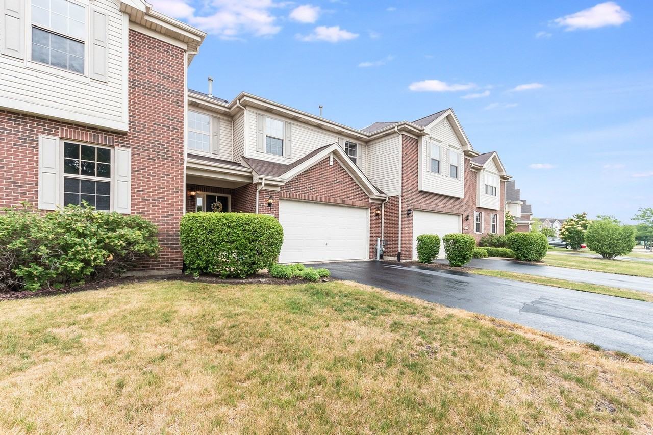 2768 Blakely Ln #2768 - Photo 2 of 24