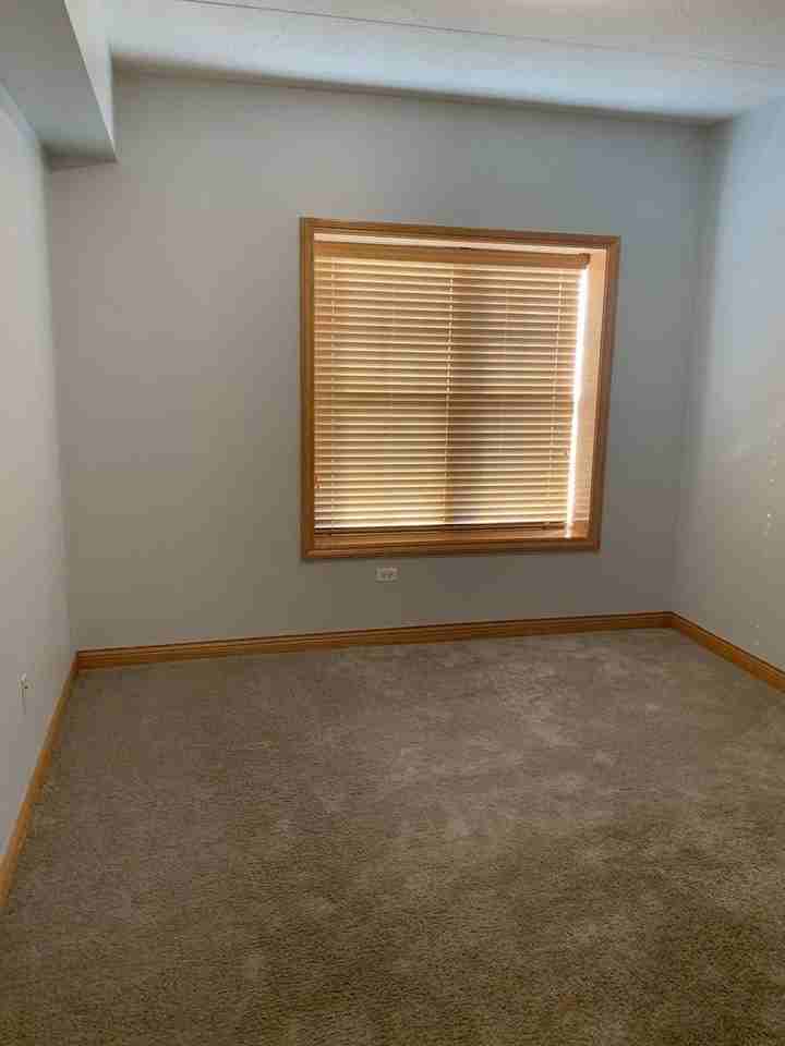 101 Pointe Dr #102 - Photo 5 of 35