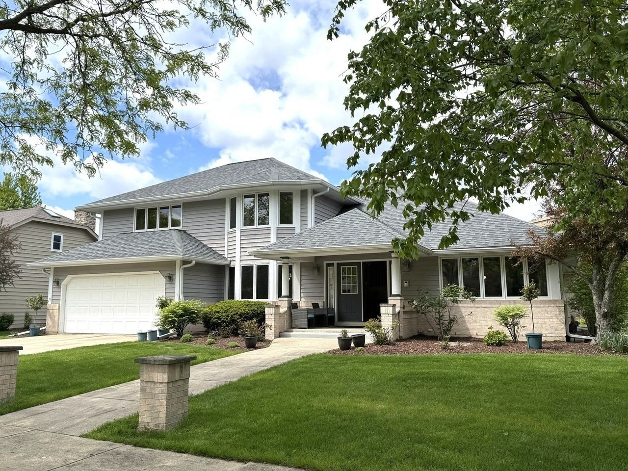 623 Steamboat Rd - Photo 3 of 37